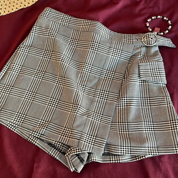 💕FOREVER 21 SKORT - Picture 1 of 6